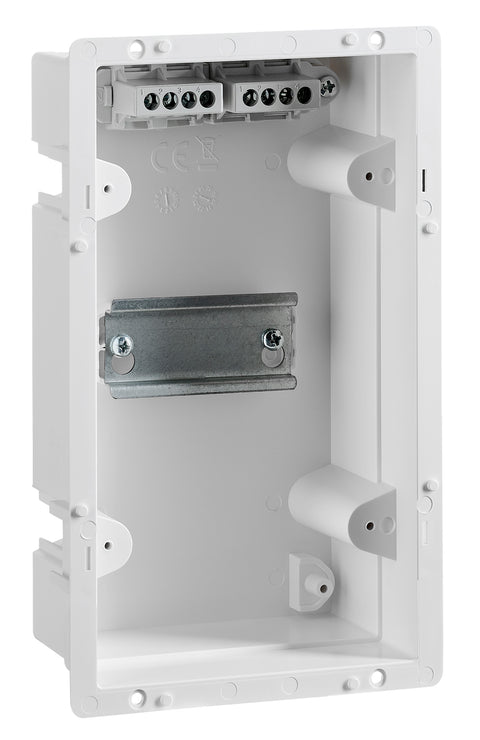 Flush-mounted enclosure 1-row, 4MW, for partition wall