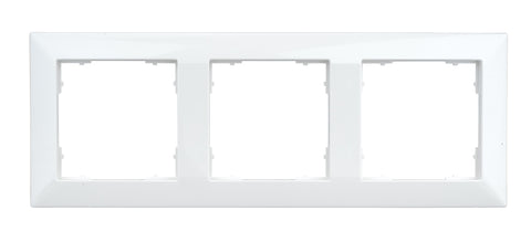 Ramă pentru 3 aparate cu dimensiuni de 55x55mm, albă