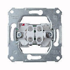 Mecanism buton dublu cu revenire